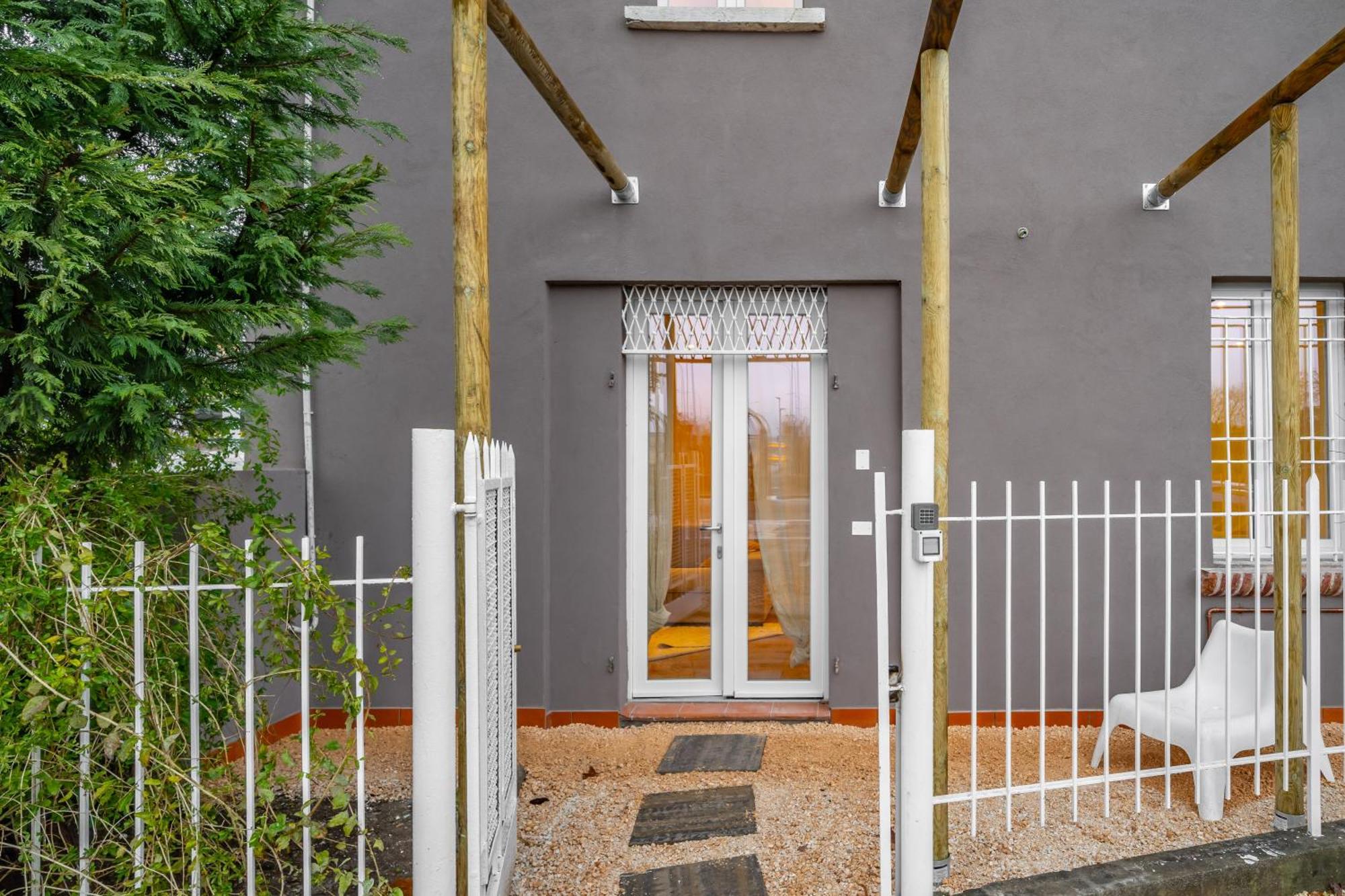 Cascina Conicchio - Metro Station - By Host4U Apartment Brescia Exterior photo